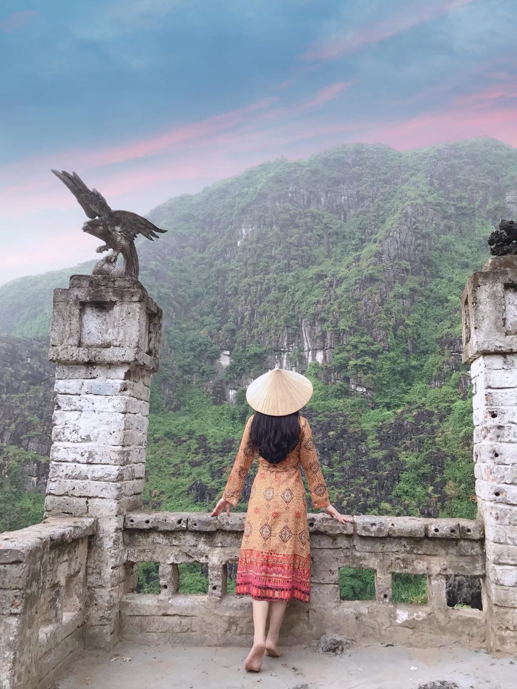 Hang múa Ninh Bình với thiên nhiên hùng vĩ