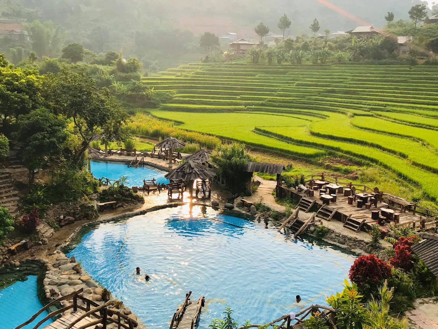 Tắm khoáng suối khoáng nóng Trạm Tấu ở Mù Cang Chải