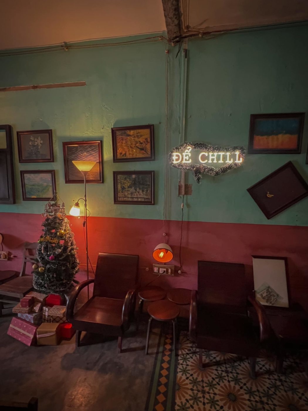 Bạn có thể ghé thăm De.Chiu Cafe để Chill nha